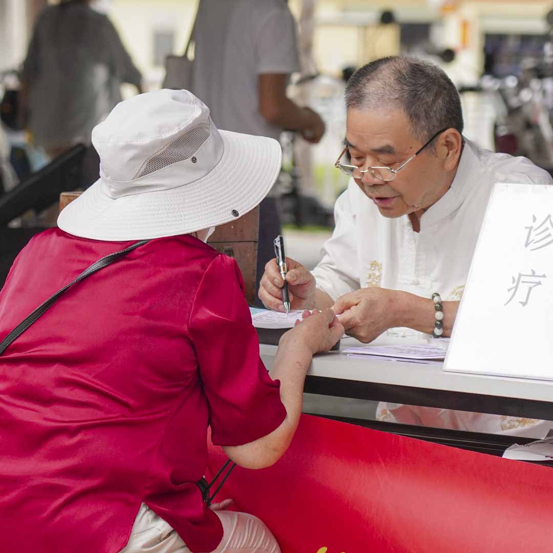 愛心義診進(jìn)社區(qū)，健康關(guān)愛暖人心 ——大垵堂愛心義診活動紀(jì)實(shí)報(bào)道
